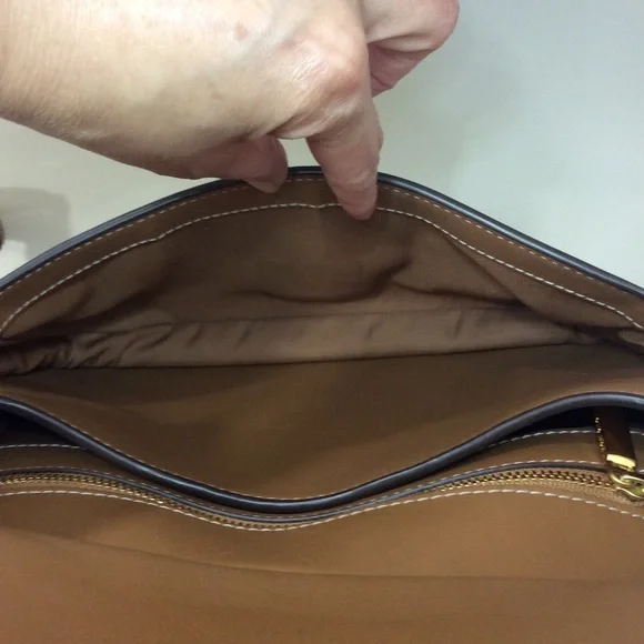 Authentic Tory Burch James Saddle Bag Handbag Crossbody Leather Flap Messenger - Picture 12 of 17